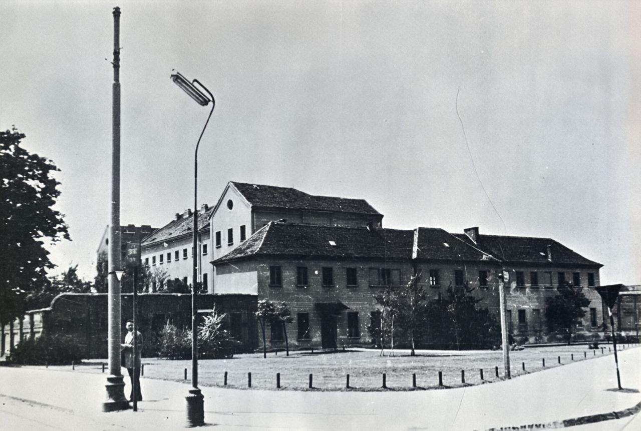 Savska cesta, zatvor, oko 1955. godine. Srušen oko 1960. godine, na njegovom mjestu sagrađen objekt 'Slovenijales', 1970